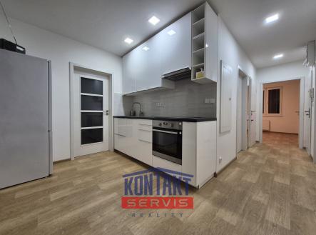 20251027_171958_resized | Pronájem bytu, 3+1, 68 m²