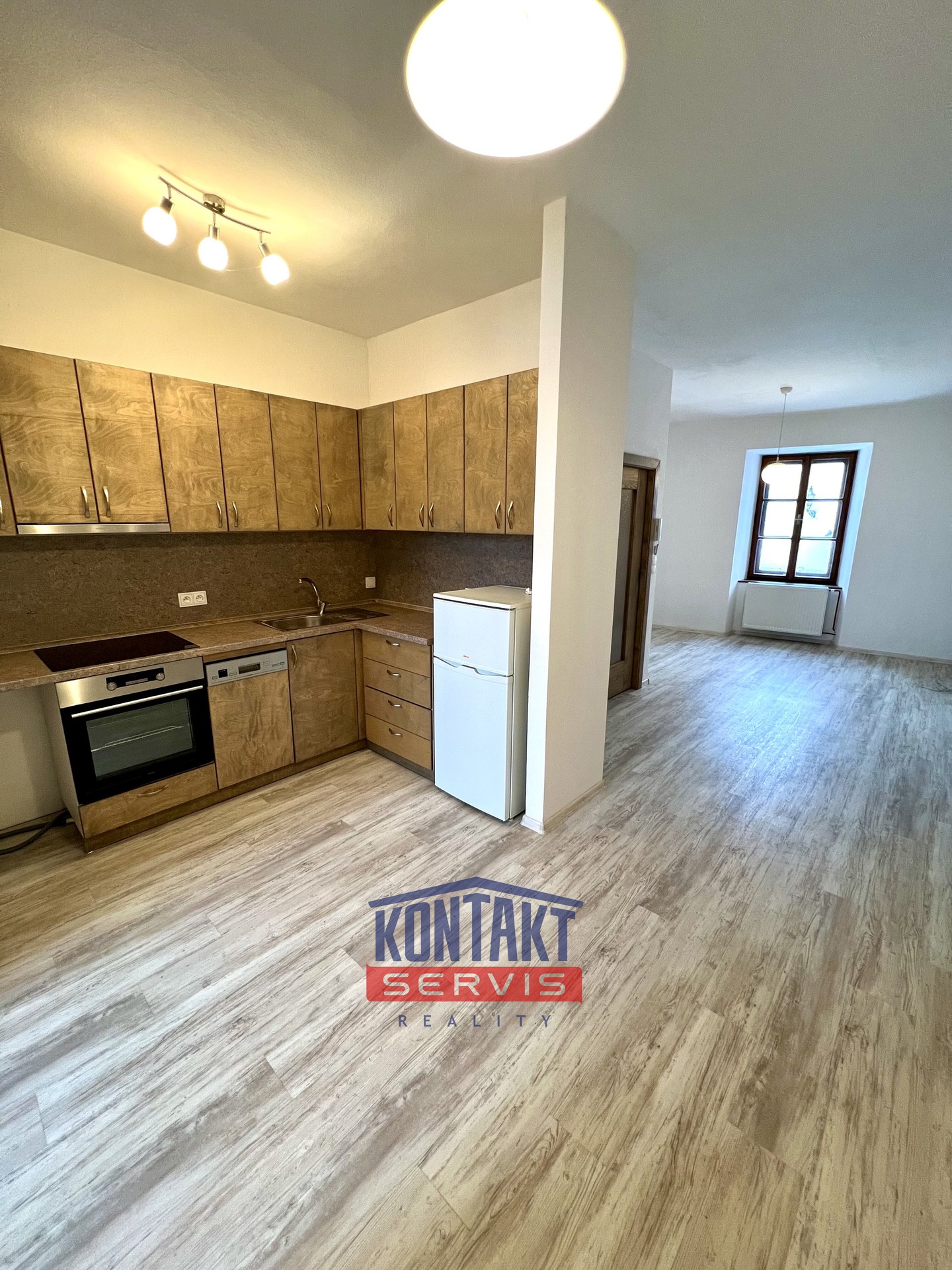 Pronájem útulného bytu 1+kk 36 m2, historické centrum Jindřichova Hradce