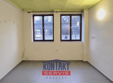 5v | Pronájem - obchodní prostor, 142 m²