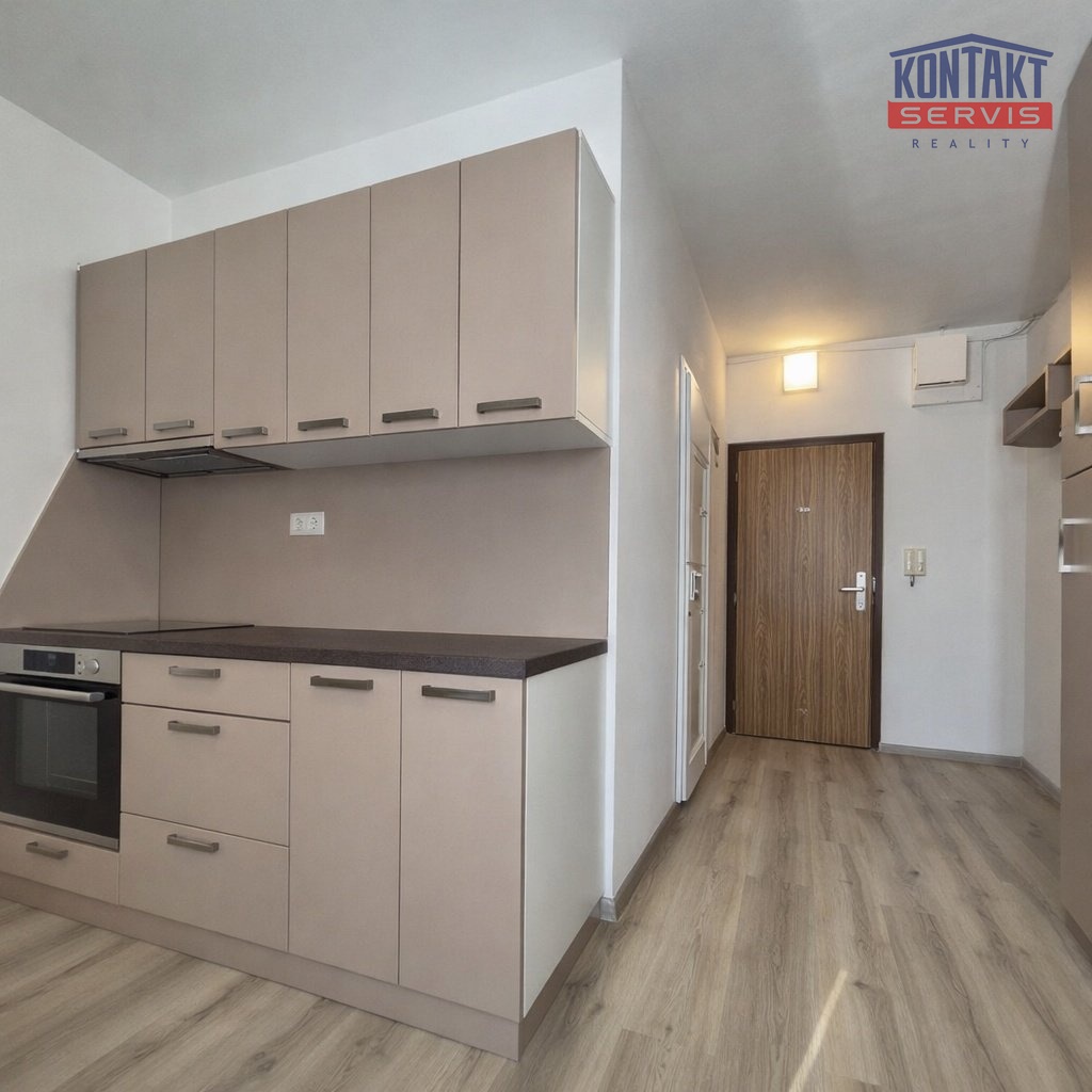 1776419567-6e69f6c8-f933-47ef-adb1-2f6ce5d322a8