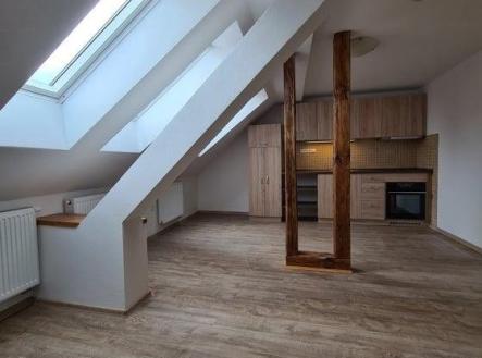 173422715_3929025697183834_37516875234595677_n.jpg | Pronájem bytu, 4+kk, 76 m²