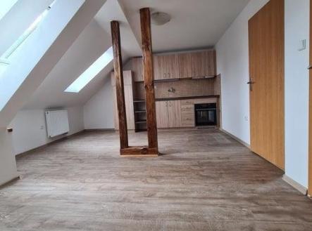 173065928_1422934638044731_7511751622279869313_n.jpg | Pronájem bytu, 4+kk, 76 m²