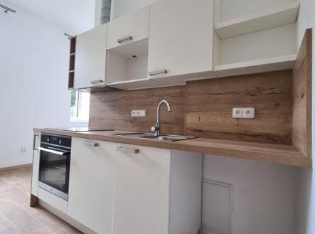 240803879_663000765094952_1608561801036579236_n.jpg | Pronájem bytu, 2+kk, 45 m²