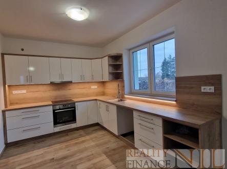 foto: 2 | Pronájem - dům/vila, 225 m²