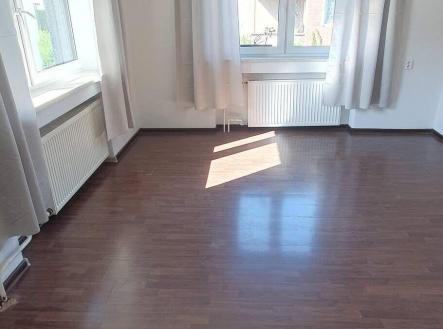 Pronájem - dům/vila, 200 m²