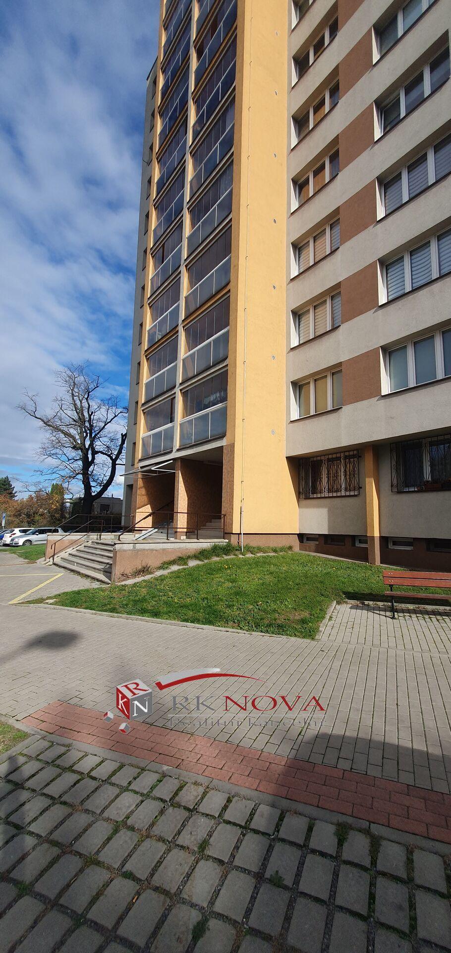 Pronájem 1+kk se zasklenou lodžií v Orlové-Lutyni