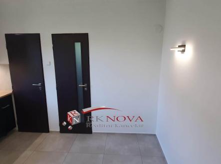 Pronájem - dům/vila, 200 m²