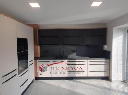 Pronájem - dům/vila, 190 m²