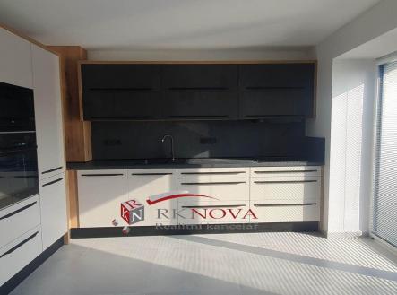 Pronájem - dům/vila, 190 m²