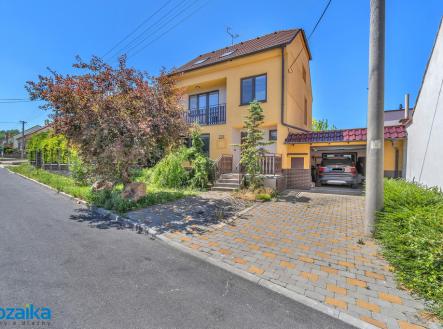 pohled z ulice | Prodej - dům/vila, 244 m²