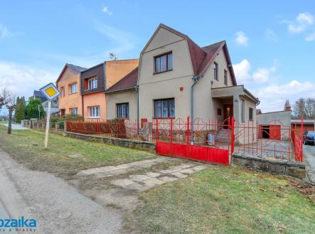pohled na dům z ulice | Prodej - dům/vila, 288 m²