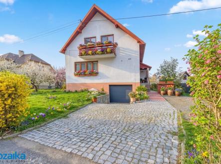 jaro-vpredu.jpg | Prodej - dům/vila, 277 m²