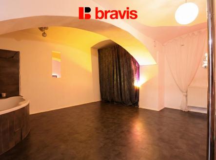 Gemini_Generated_Image_jyyqq4jyyqq4jyyq | Pronájem - obchodní prostor, 140 m²