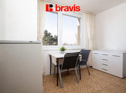 Světlá jídelna s moderním nábytkem | Prodej bytu, 1+1, 47 m²