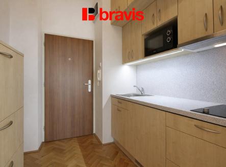 Kuchyně, chodba_uprav | Pronájem bytu, 1+1, 34 m²