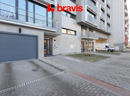 9 | Pronájem - malý objekt/garáž