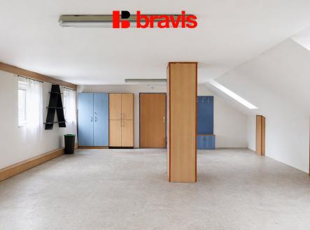 Pronájem - obchodní prostor, 106 m²
