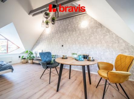 9 | Pronájem bytu, 1+kk, 39 m²