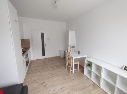 4 | Pronájem bytu, 2+kk, 44 m²