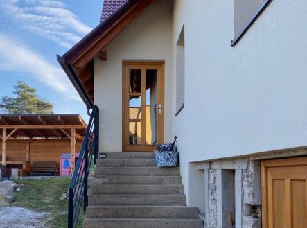 2. vstup do domu | Prodej - dům/vila, 230 m²