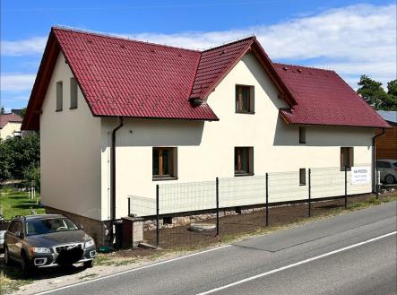 pohled z ulice | Prodej - dům/vila, 230 m²