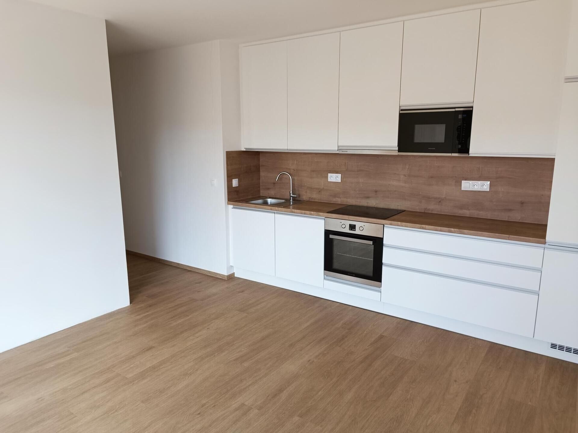 Pronájem bytu 2+kk 49 m2 s balkónem