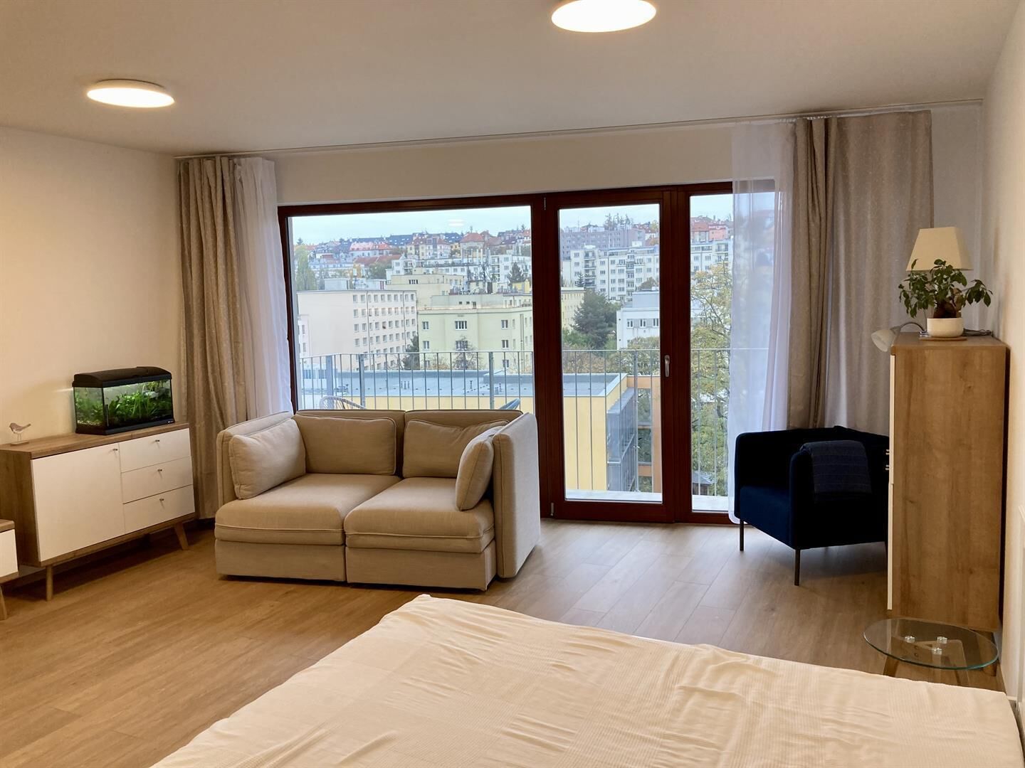 Pronájem krásného 1+kk 40m2 se 7m2 balkonem, Břevnov