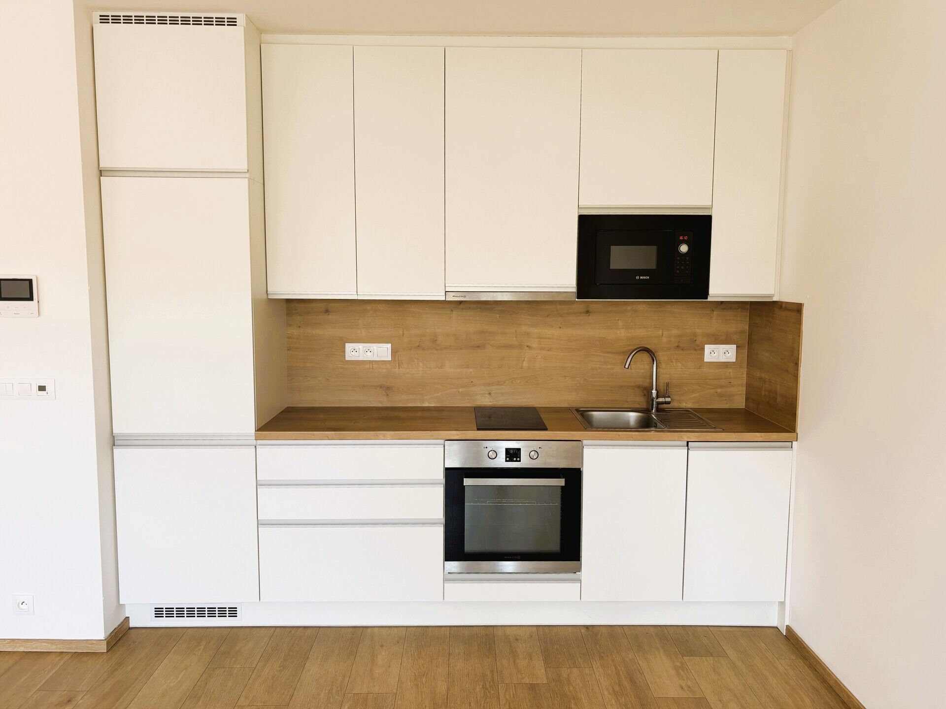 Pronájem krásného 1+kk 40m2 se 7m2 balkonem, Břevnov