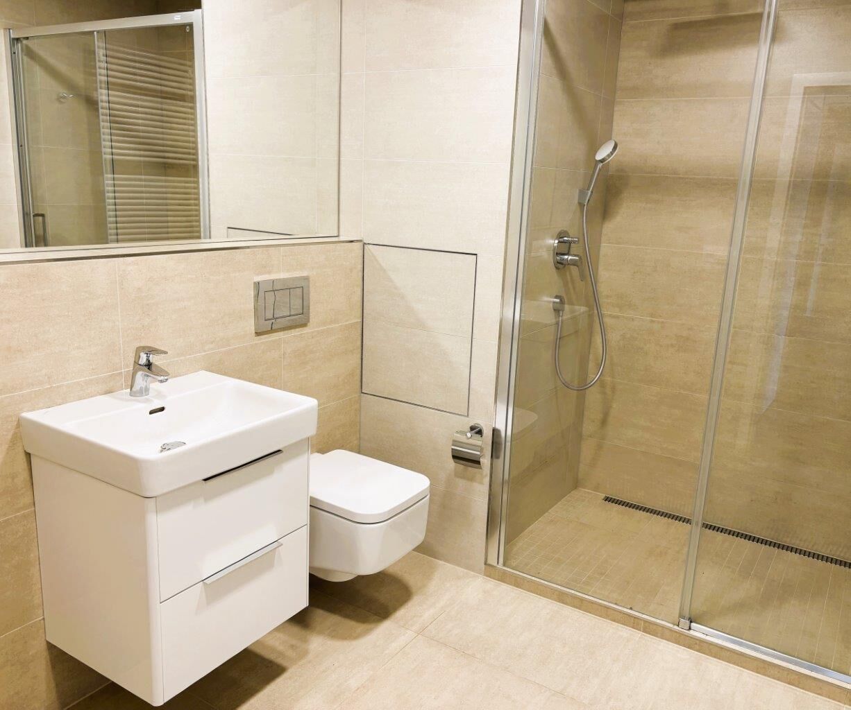 Pronájem krásného 1+kk 40m2 se 7m2 balkonem, Břevnov