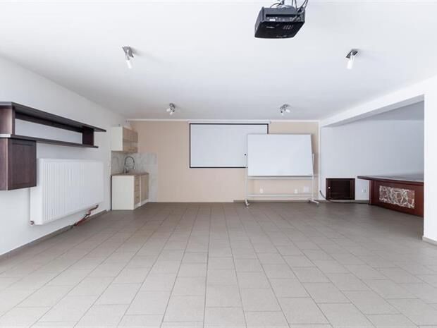 Pronájem nebytových prostor 68 m2, Na Radosti, Praha 5 - Zličín