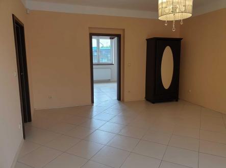 Místnost s balkonerm 2 | Pronájem - kanceláře, 76 m²