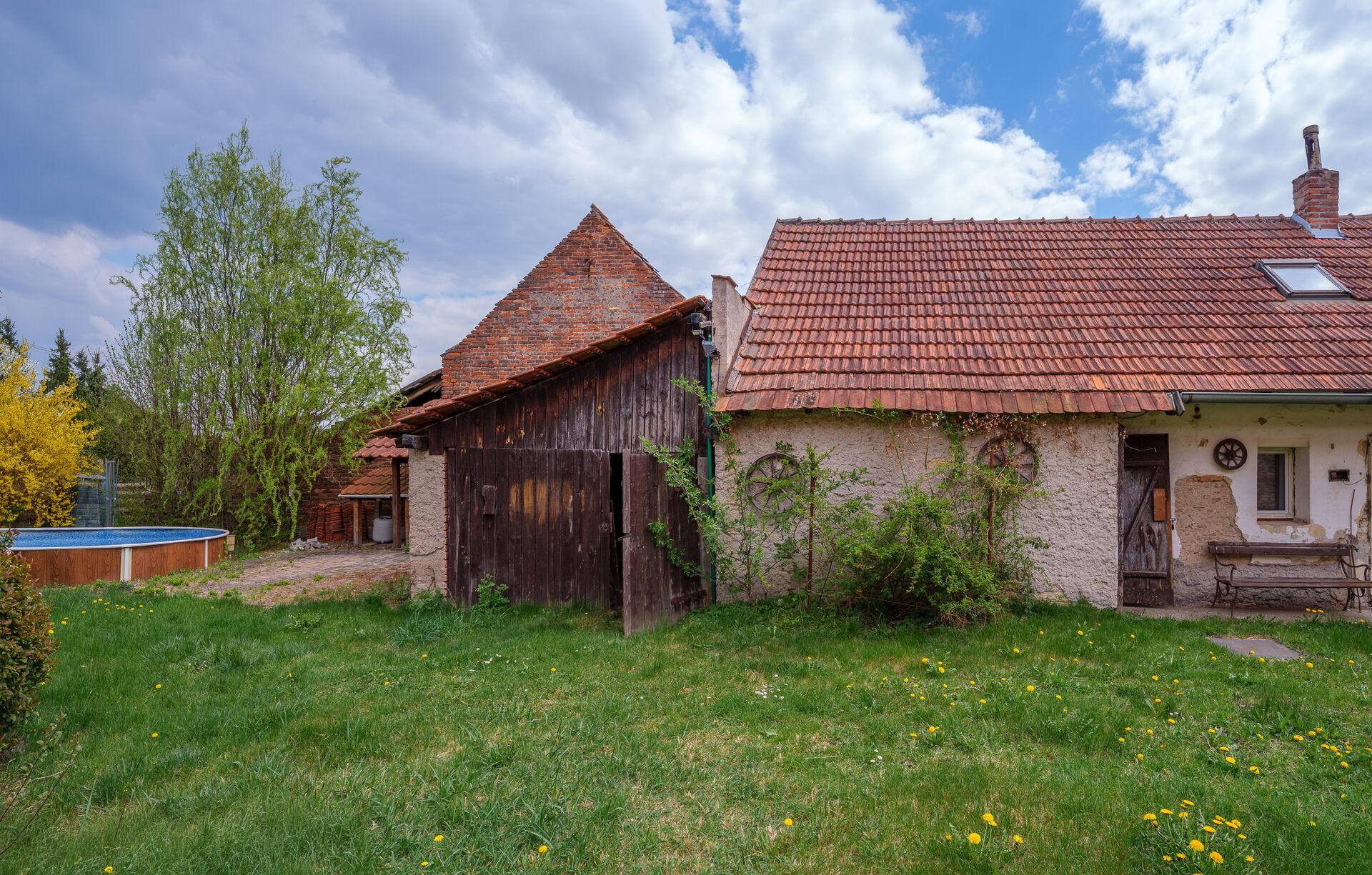 Prodej chalupy se zahradou 646 m²