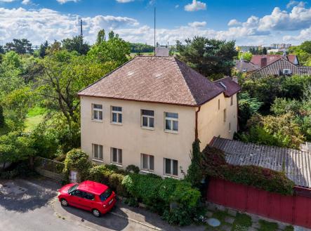 Pronájem - dům/vila, 280 m²