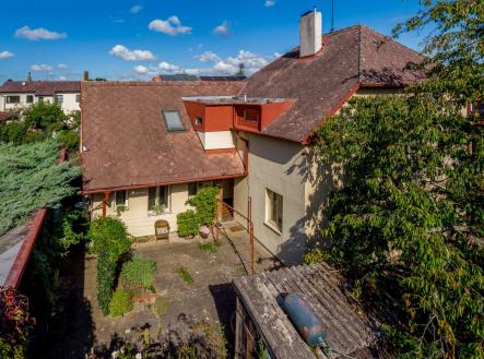 Pronájem - dům/vila, 280 m²