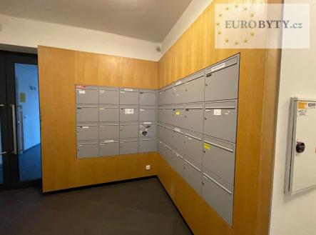 . | Prodej - kanceláře, 83 m²