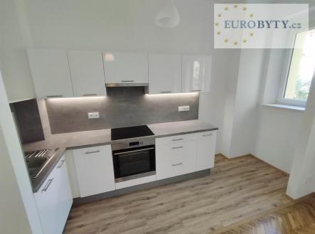 . | Pronájem bytu, 1+kk, 36 m²