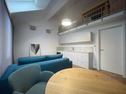 . | Pronájem bytu, 1+kk, 40 m²