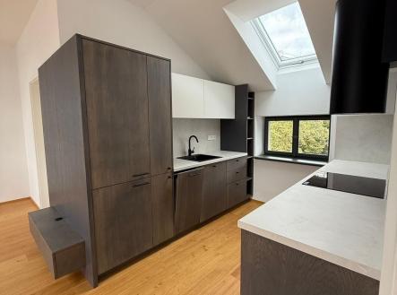 . | Pronájem bytu, 2+kk, 73 m²