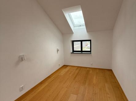 . | Pronájem bytu, 2+kk, 73 m²