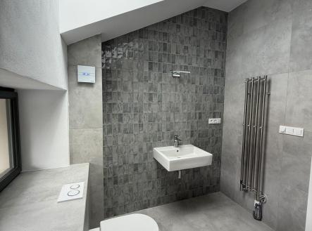 . | Pronájem bytu, 2+kk, 73 m²