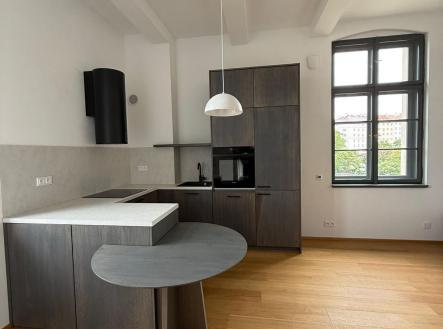 . | Pronájem bytu, 2+kk, 79 m²