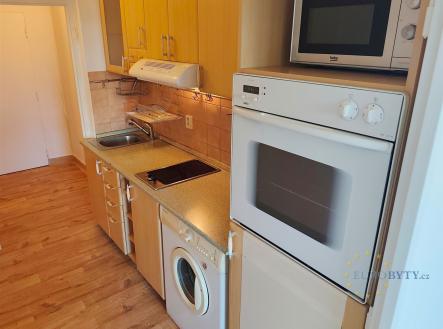 . | Pronájem bytu, 1+kk, 27 m²