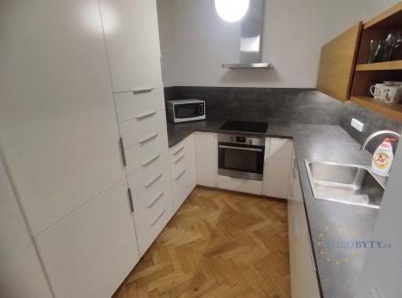 . | Pronájem bytu, 3+kk, 86 m²