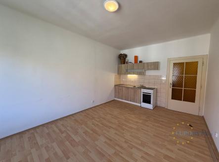 . | Pronájem bytu, 1+kk, 40 m²