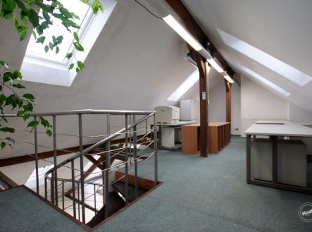 . | Pronájem - kanceláře, 400 m²