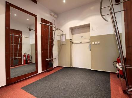 . | Pronájem - kanceláře, 400 m²