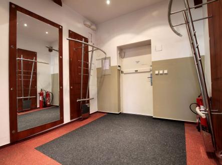 . | Pronájem - kanceláře, 400 m²