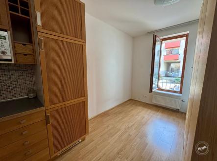 . | Pronájem bytu, 1+kk, 35 m²