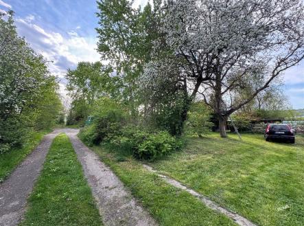 příjezdová cesta | Prodej - pozemek, zahrada, 125 m²