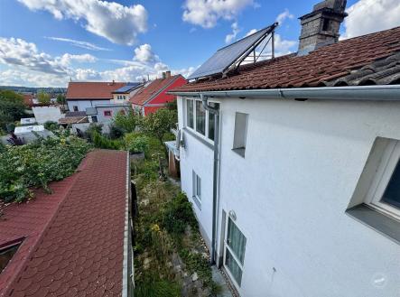 pohled na zahradu | Prodej - dům/vila, 185 m²